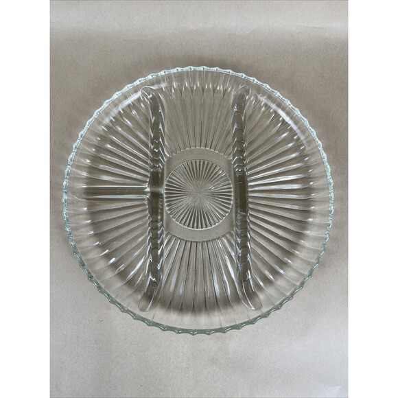 VINTAGE Crystal/Glass Round Clear Divided Serving Relish Dish Platter 4 Sections - Picture 1 of 4